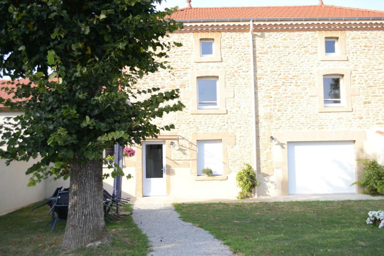 Gite Les Pins Montchenu Εξωτερικό φωτογραφία